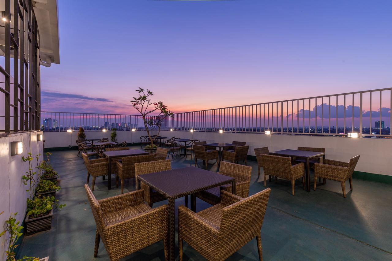 Great Diponegoro Hotel Surabaya Exterior photo